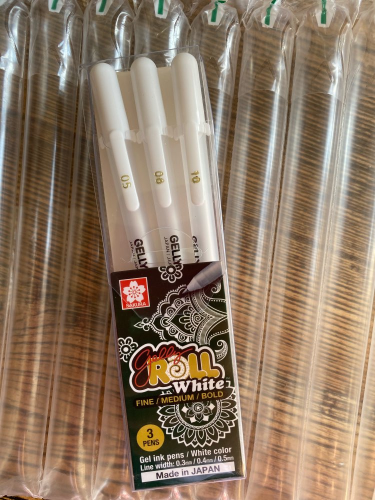 Arrtx White Gel Pens 10 Pack, 1.0MM Bold Point Opaque Gel Ink Pens